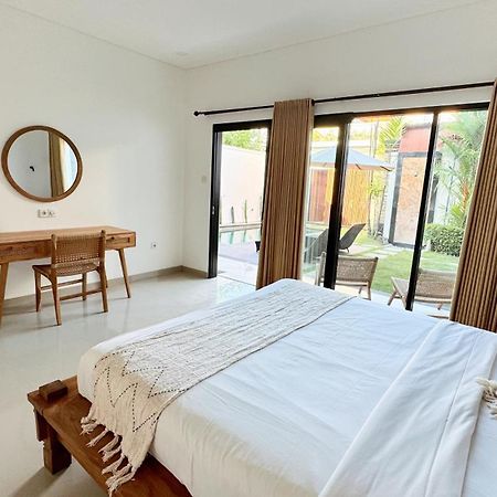 Villa Niu Center Canggu - Fattylion Buitenkant foto