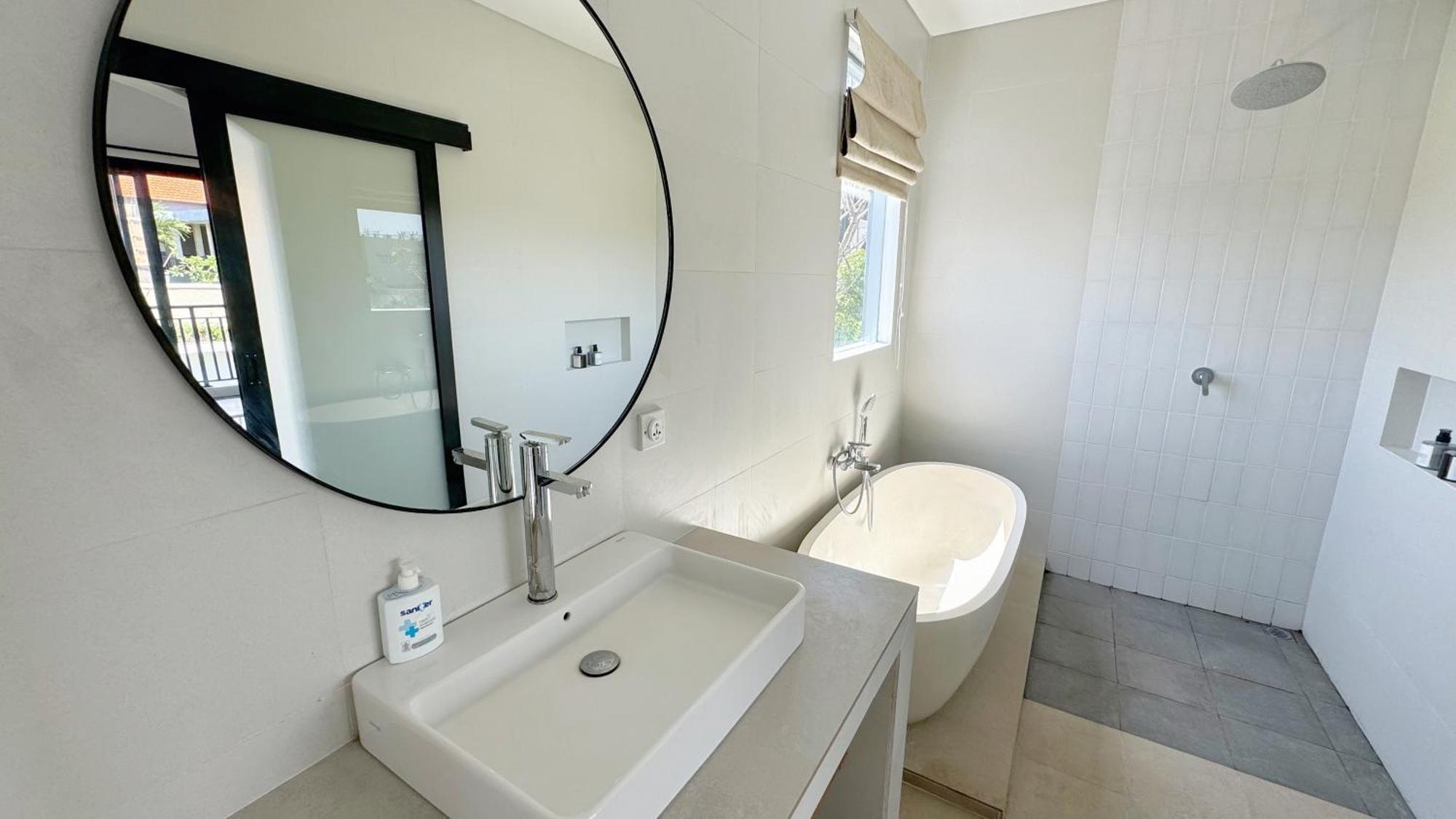 Villa Niu Center Canggu - Fattylion Buitenkant foto